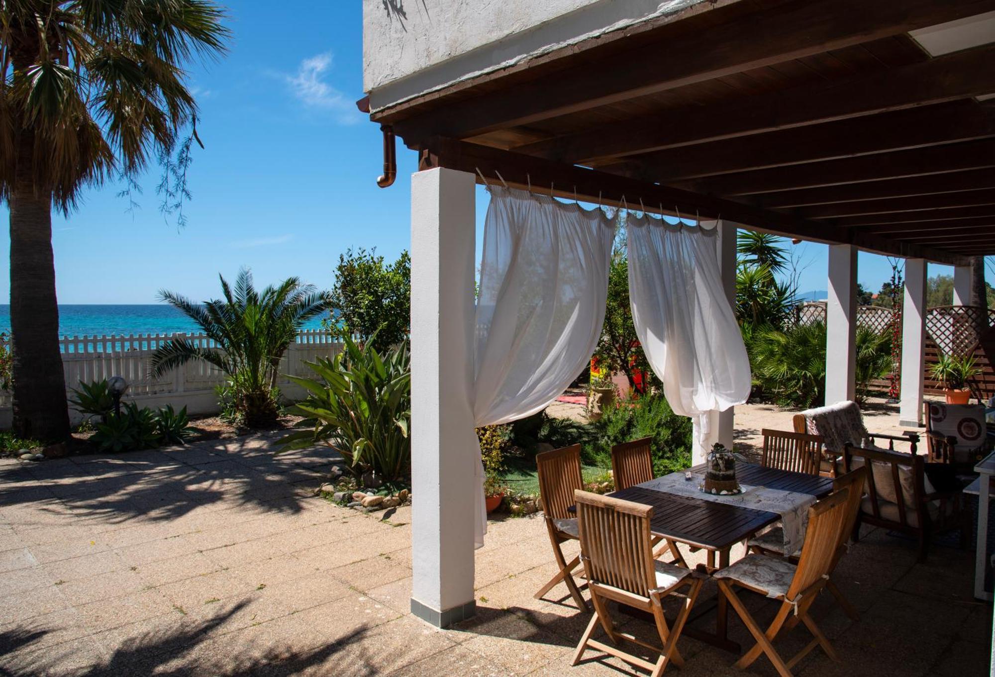 Villa By The Beach sulla Spiaggia Sant'Andrea  Esterno foto