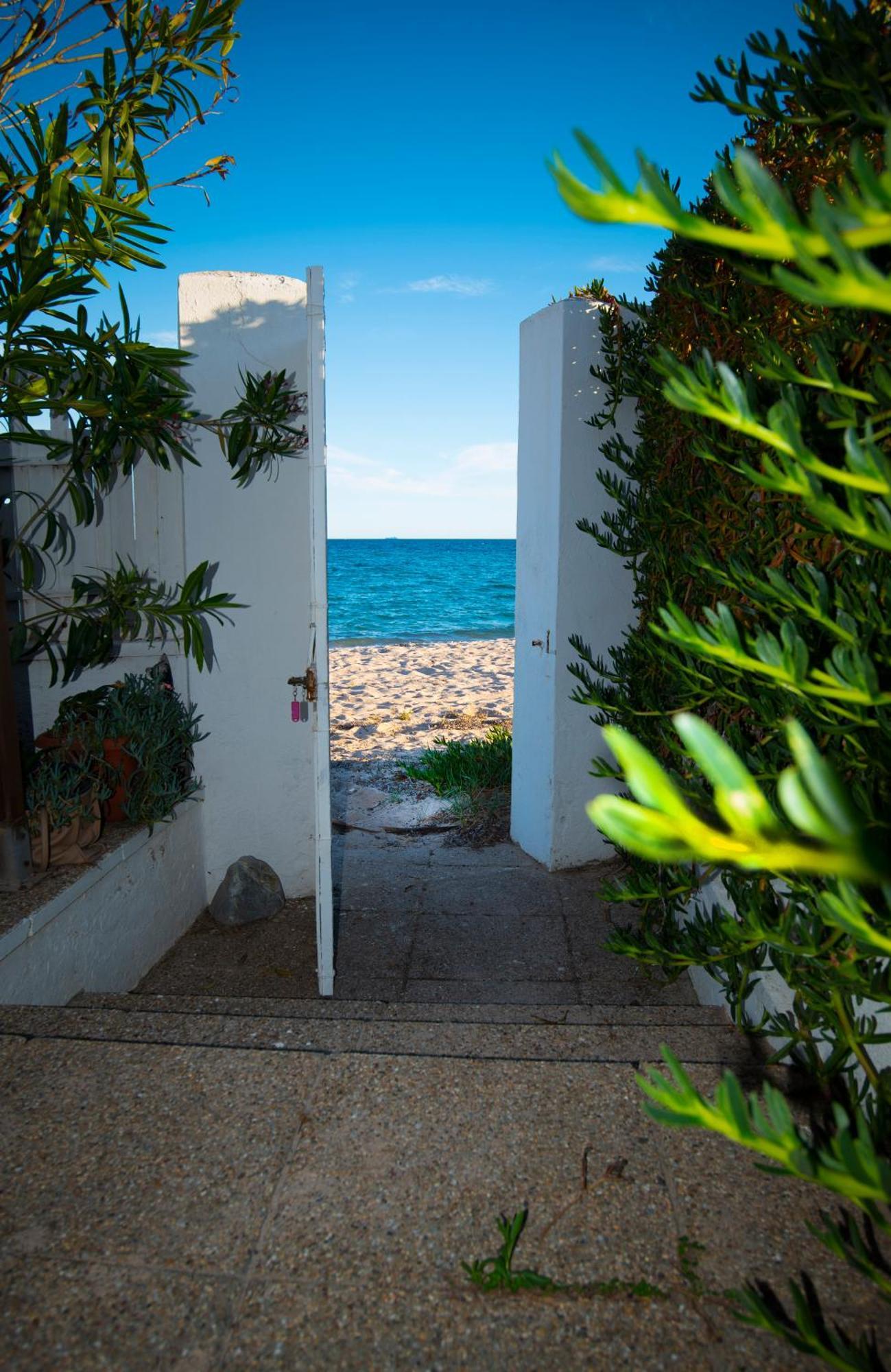 Villa By The Beach sulla Spiaggia Sant'Andrea  Esterno foto